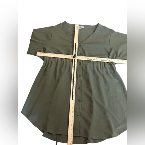 One World button down top size 3x - Picture 5 of 8